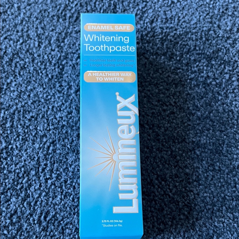 Lumineux Whitening Toothpaste and 9 Whitening Strips